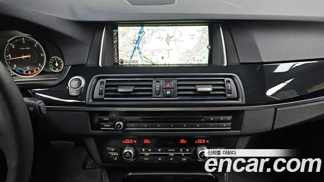 BMW 5-Series 2015 — фото 15