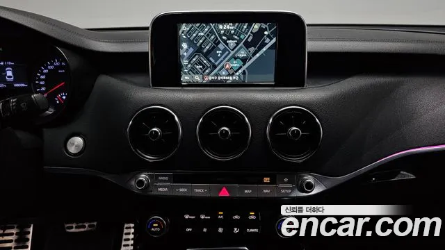 Kia Stinger 2018 — фото 18