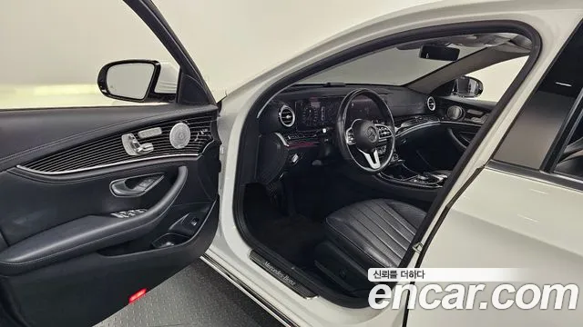 Mercedes-Benz E-Class 2020 — фото 13
