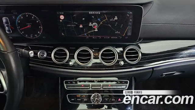 Mercedes-Benz E-Class 2020 — фото 18