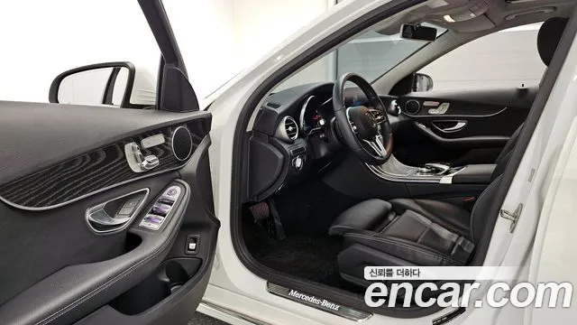 Mercedes-Benz C-Class 2019 — фото 10