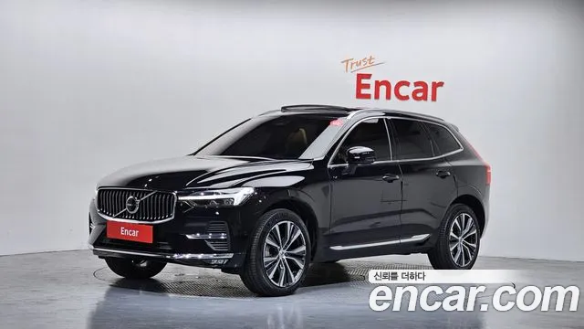 Volvo XC60 2022 — фото 1