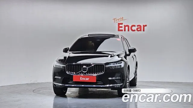 Volvo XC60 2022 — фото 3