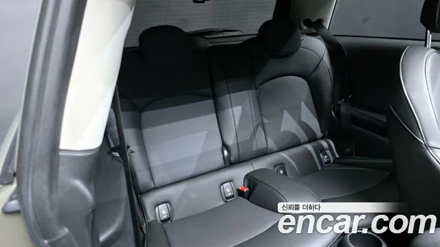 Mini Cooper 2020 — фото 17