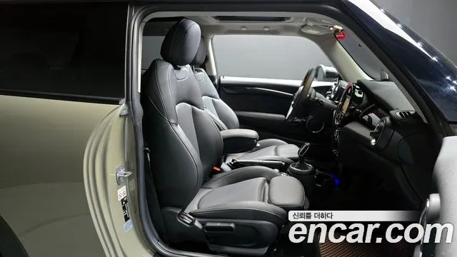 Mini Cooper 2020 — фото 16