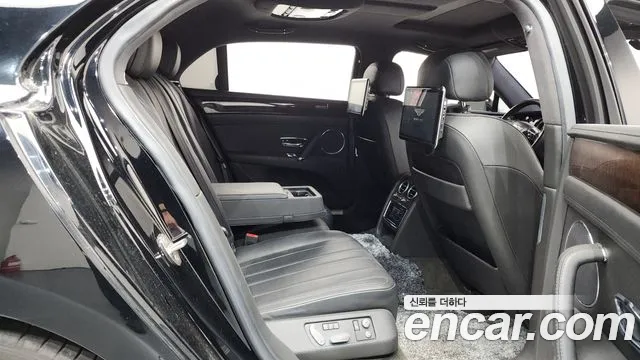 Bentley Flying Spur 2015 — фото 11