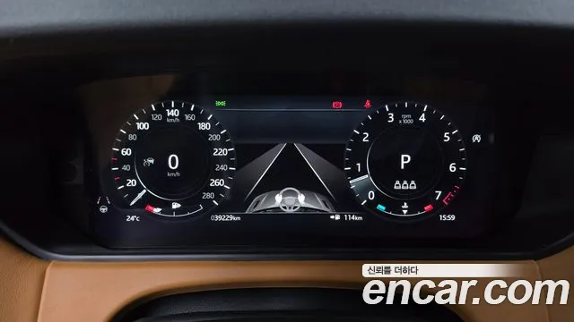 Land Rover Range Rover Velar 2022 — фото 11