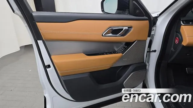 Land Rover Range Rover Velar 2022 — фото 14