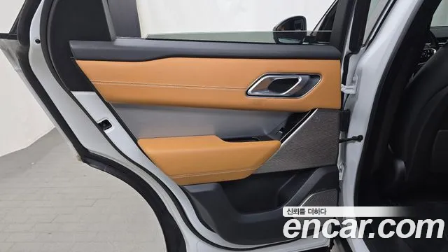 Land Rover Range Rover Velar 2022 — фото 15