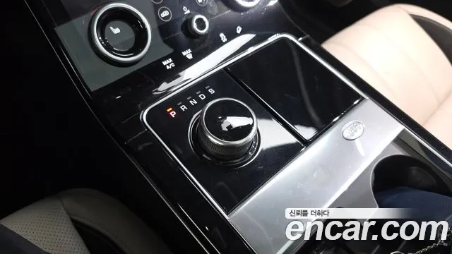 Land Rover Range Rover Velar 2018 — фото 9