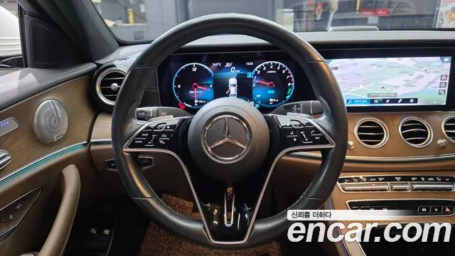 Mercedes-Benz E-Class 2021 — фото 20