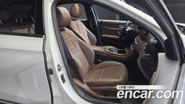Mercedes-Benz E-Class 2021 — фото 16