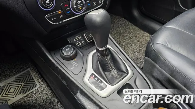 Jeep Cherokee 2018 — фото 9