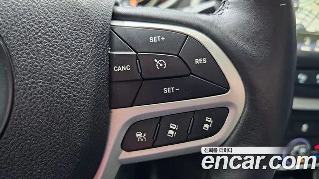 Jeep Cherokee 2018 — фото 16