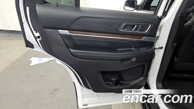 Ford Explorer 2018 — фото 15