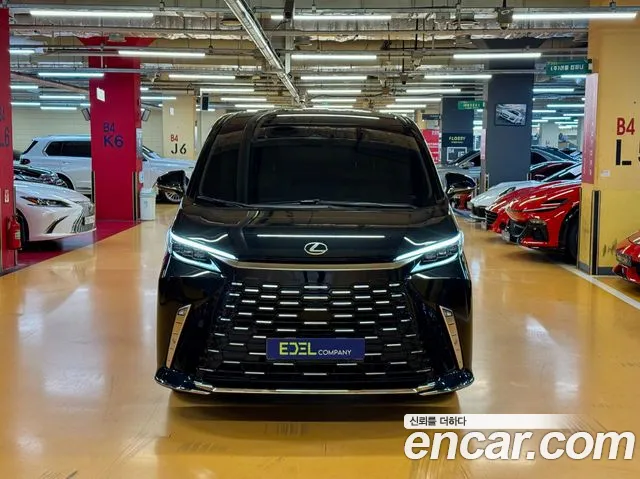 Lexus LM 2025 — фото 1