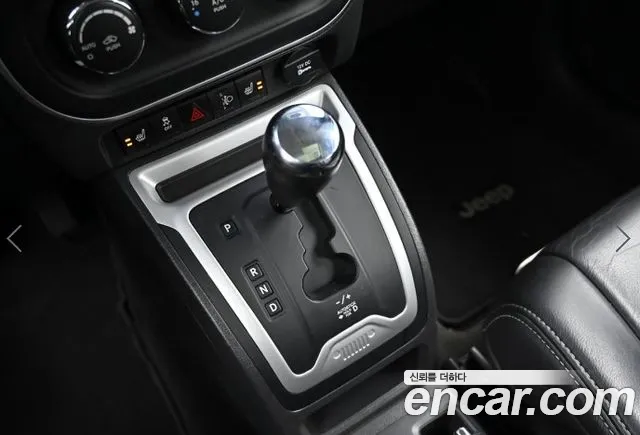 Jeep Compass 2016 — фото 9