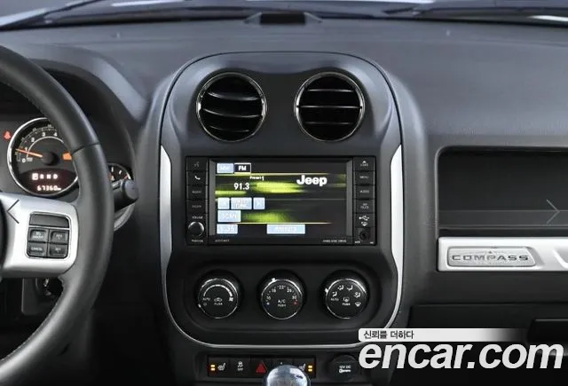 Jeep Compass 2016 — фото 14