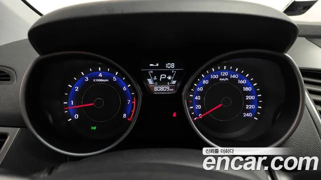 Hyundai AVANTE 2014 — фото 11