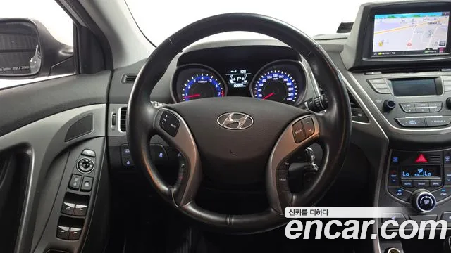 Hyundai AVANTE 2014 — фото 18