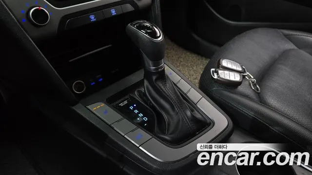 Hyundai AVANTE 2017 — фото 9