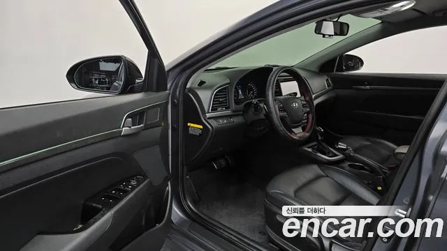 Hyundai AVANTE 2017 — фото 10