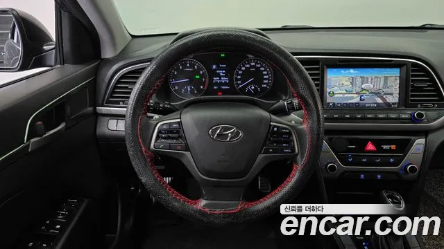 Hyundai AVANTE 2017 — фото 13
