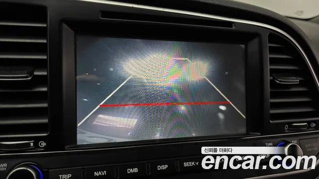 Hyundai AVANTE 2017 — фото 15