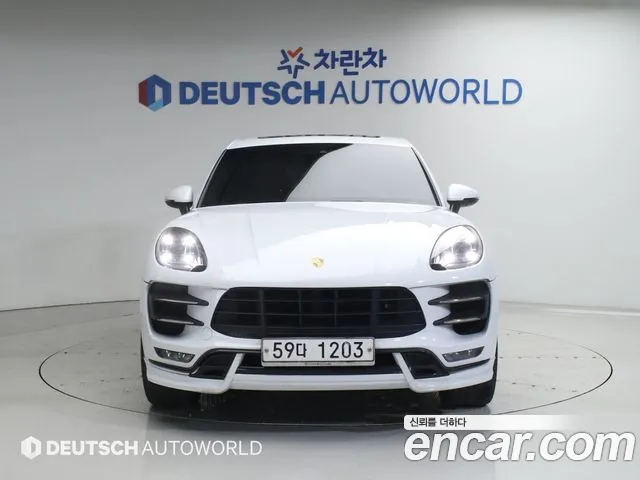 Porsche Macan 2017 — фото 5