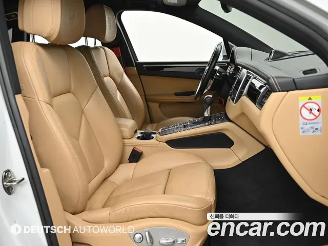 Porsche Macan 2017 — фото 11