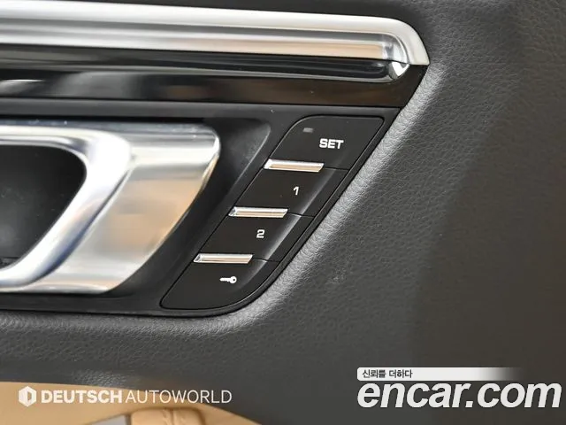 Porsche Macan 2017 — фото 16