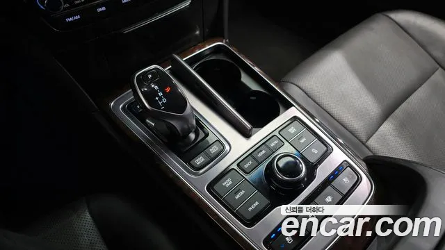 Hyundai Equus 2015 — фото 9