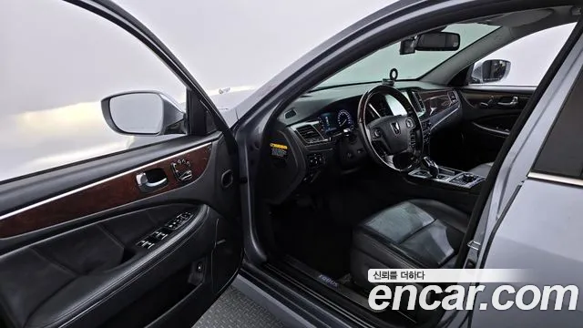 Hyundai Equus 2015 — фото 10