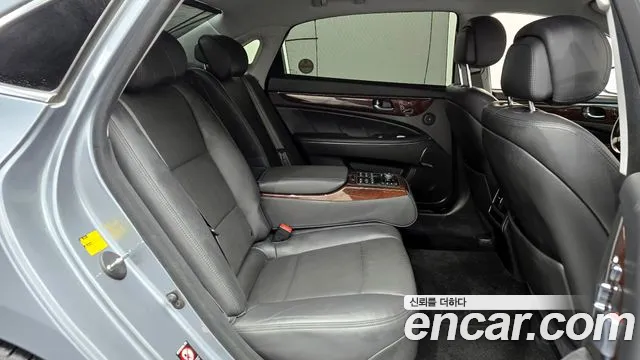 Hyundai Equus 2015 — фото 11