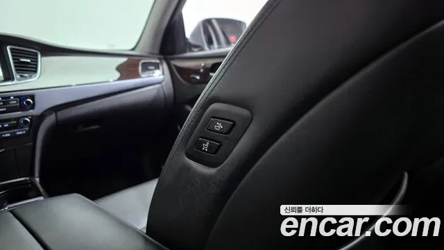 Hyundai Equus 2015 — фото 18