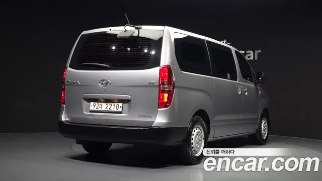 Hyundai Starex 2017 — фото 2