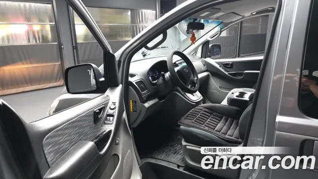 Hyundai Starex 2017 — фото 10