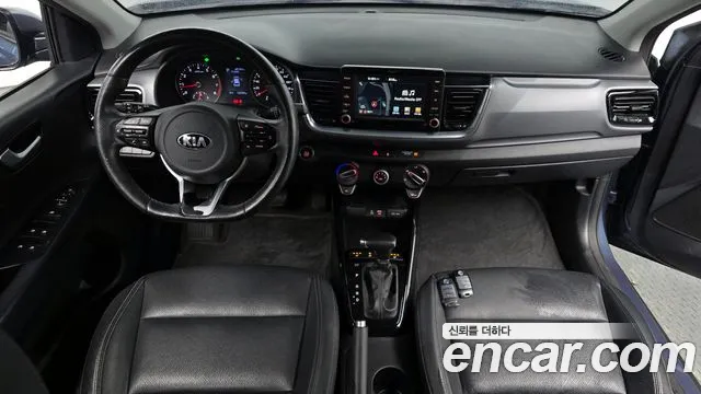 Kia Stonic 2018 — фото 9