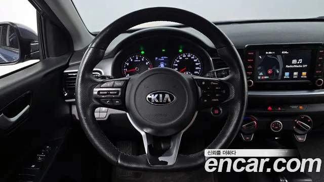 Kia Stonic 2018 — фото 18