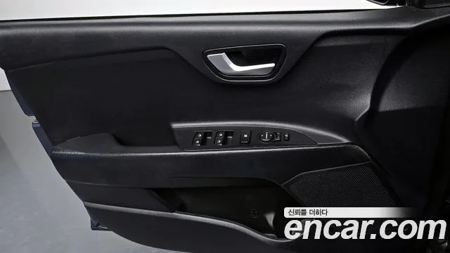 Kia Stonic 2018 — фото 13