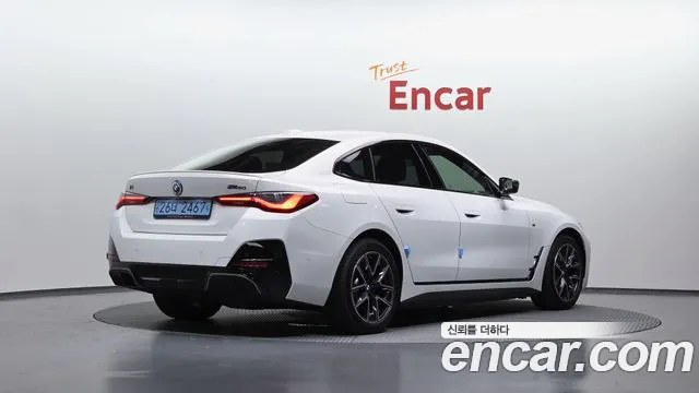 BMW i4 2022 — фото 2