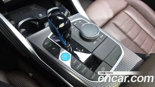 BMW i4 2022 — фото 12