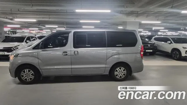 Hyundai Starex 2021 — фото 2