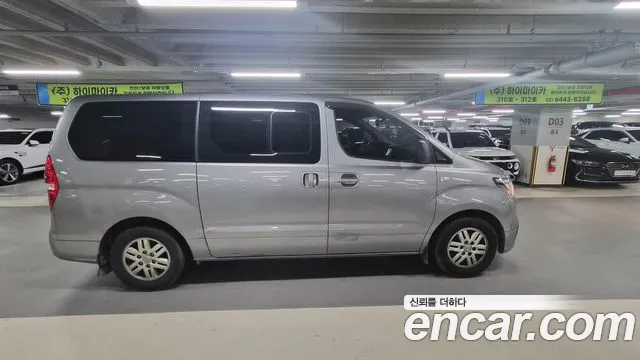 Hyundai Starex 2021 — фото 3