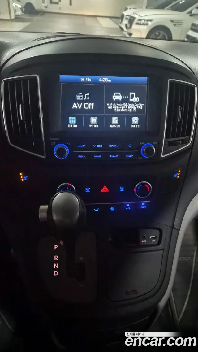 Hyundai Starex 2021 — фото 12