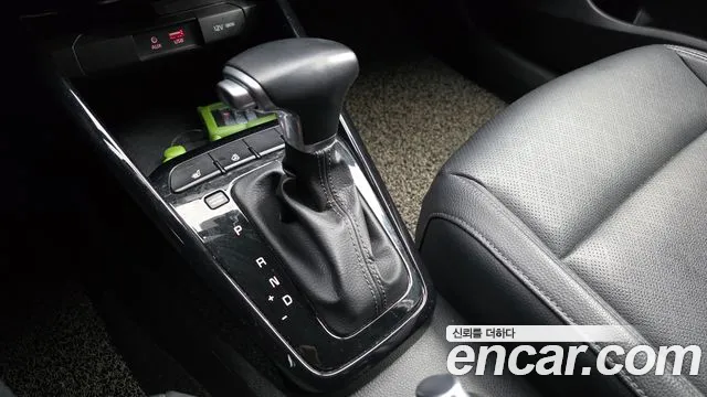 Kia Stonic 2018 — фото 9