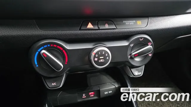 Kia Stonic 2018 — фото 17