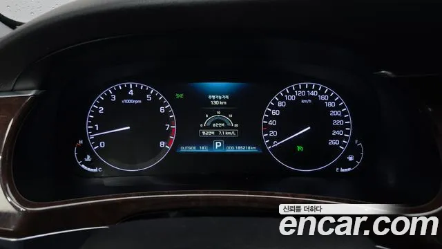Hyundai Equus 2015 — фото 8