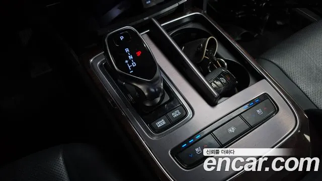 Hyundai Equus 2015 — фото 9