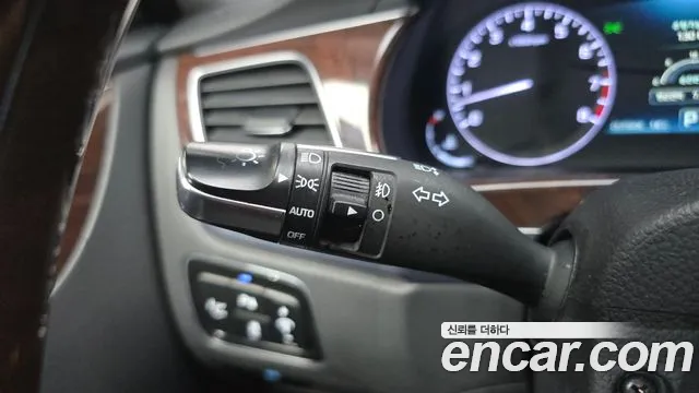 Hyundai Equus 2015 — фото 15